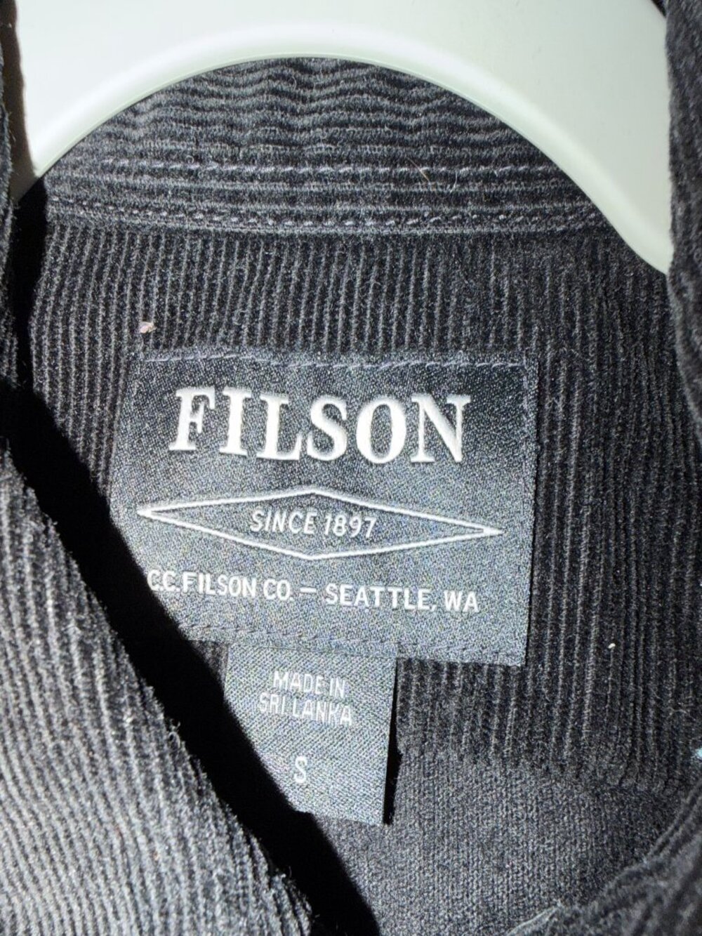 Filson Men's 12-Wale Corduroy Shirt black. Small. - Picture 3 of 3